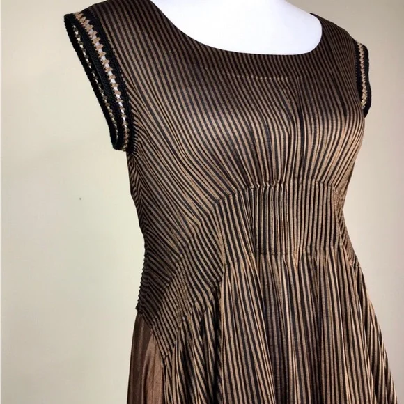 SWGT Very. Elegant Brown Striped Dress - Picture 3 of 7